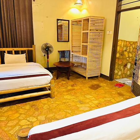 Afro Smile Hotel & Guest House Джинджа Экстерьер фото