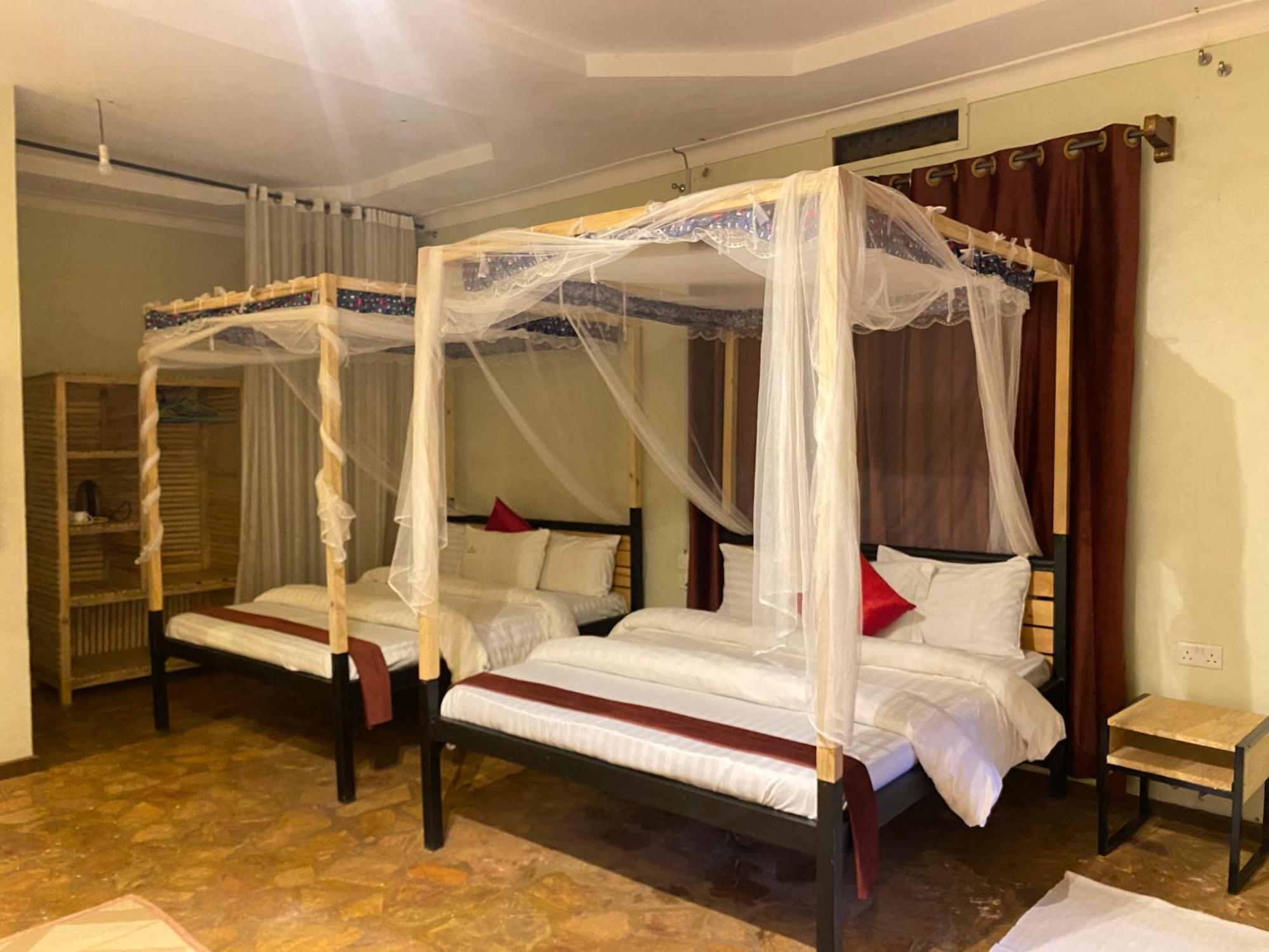 Afro Smile Hotel & Guest House Джинджа Экстерьер фото
