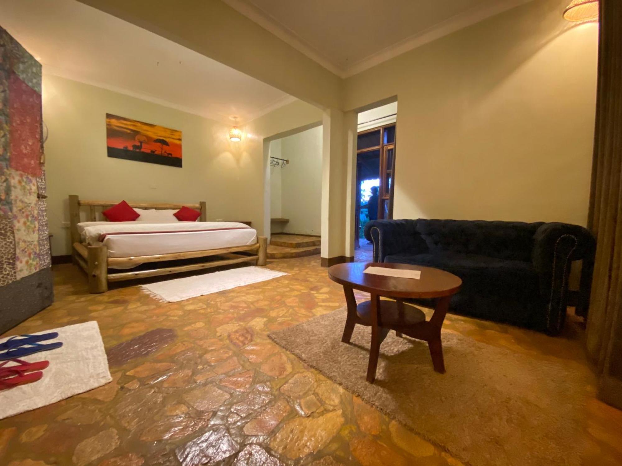 Afro Smile Hotel & Guest House Джинджа Экстерьер фото