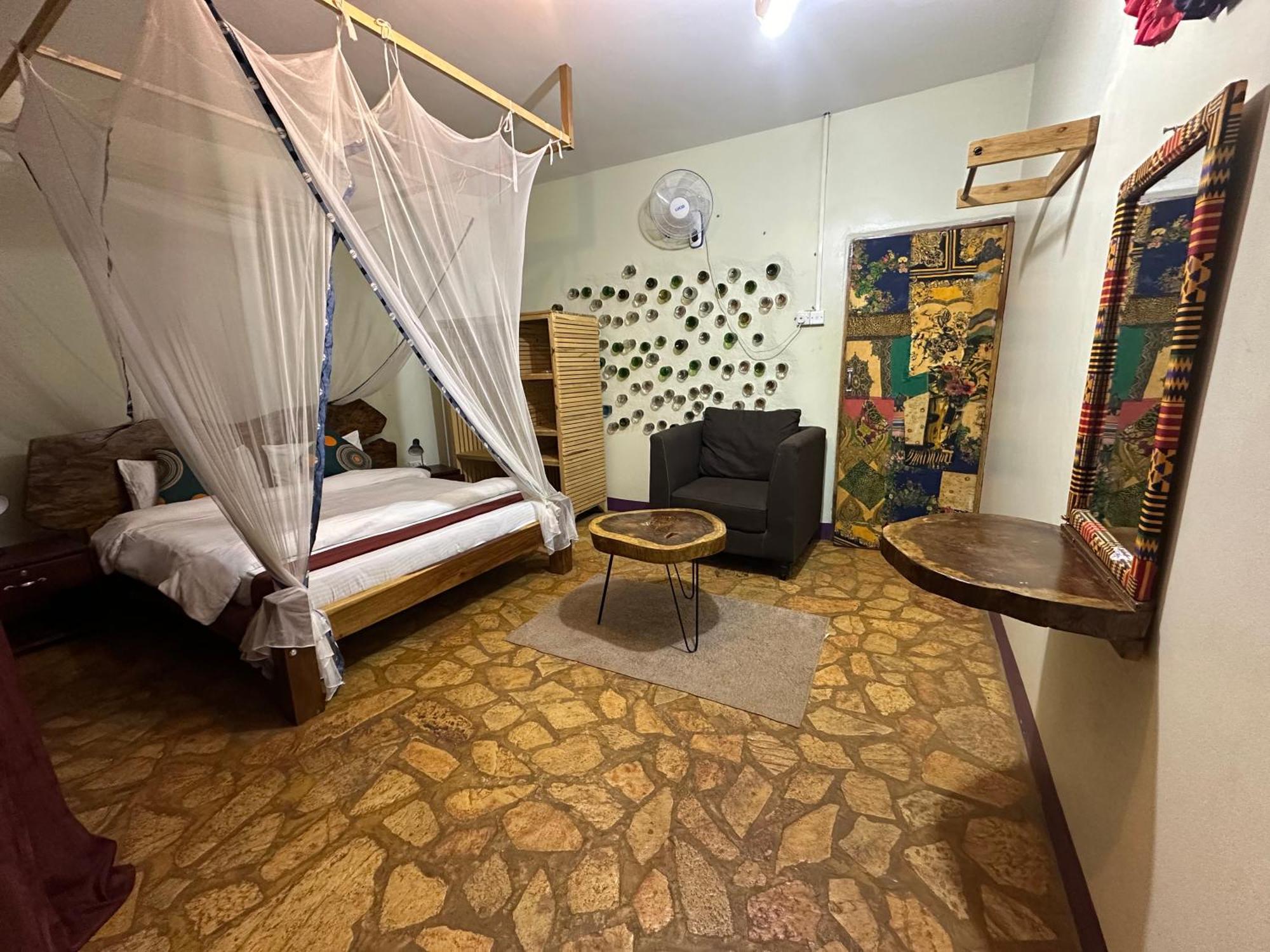 Afro Smile Hotel & Guest House Джинджа Экстерьер фото