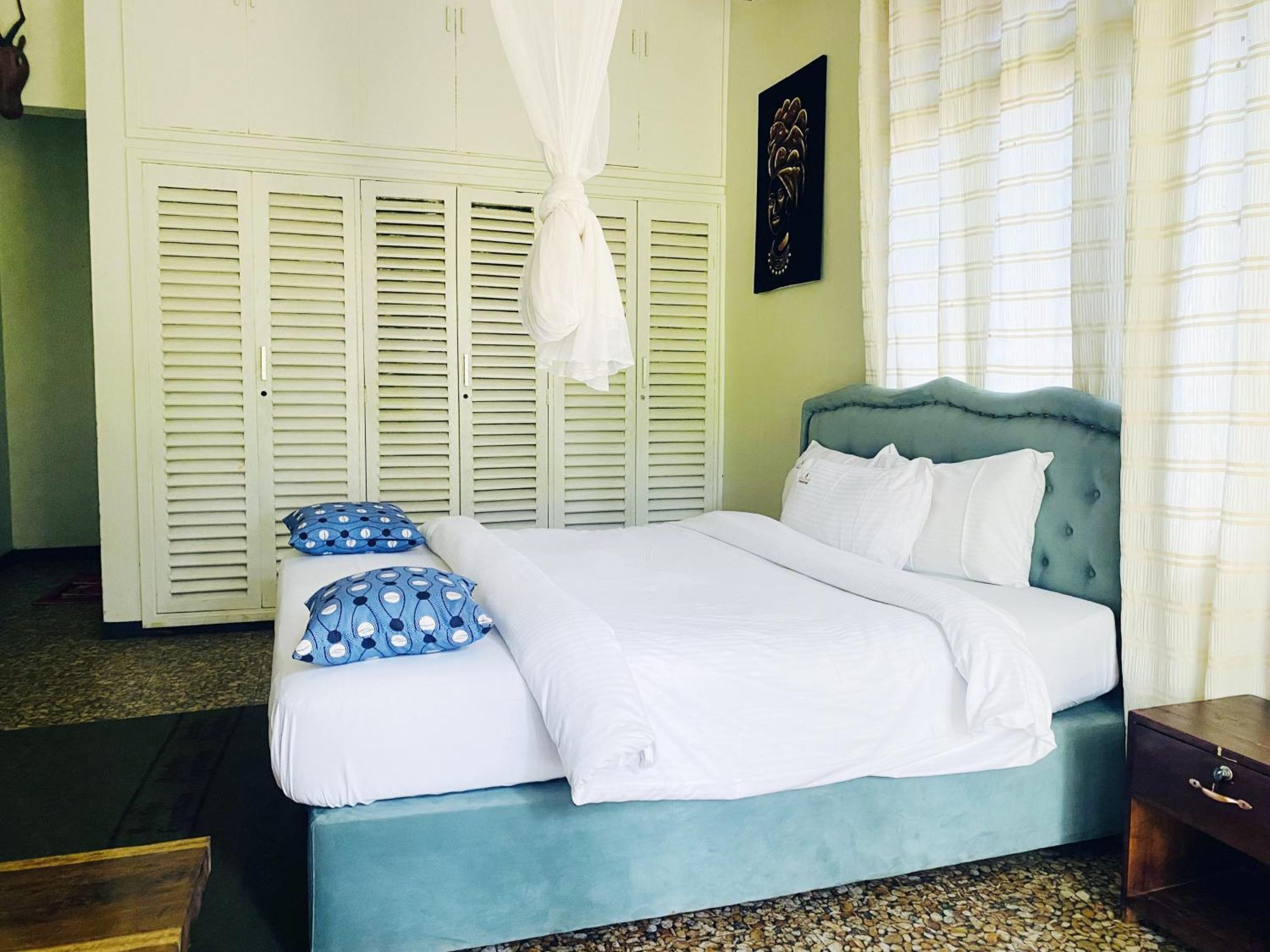 Afro Smile Hotel & Guest House Джинджа Экстерьер фото